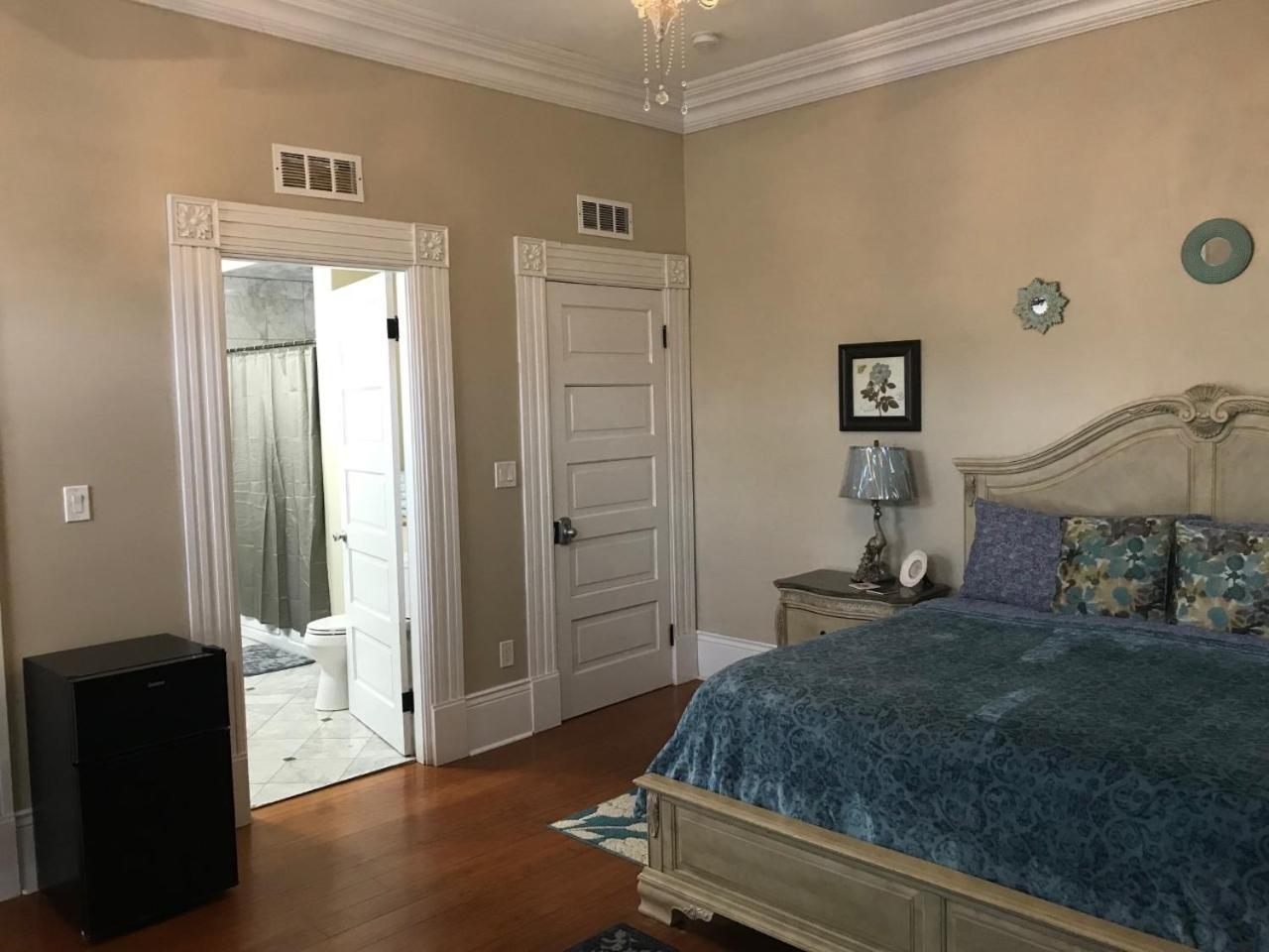 Wg Creole House 1850 Hotel New Orleans Room photo